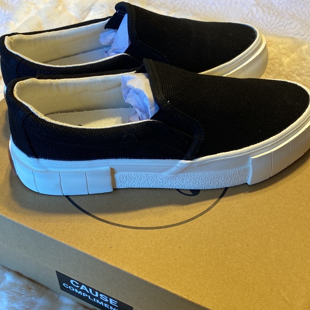 GOOD NEWS Slip On sneakers